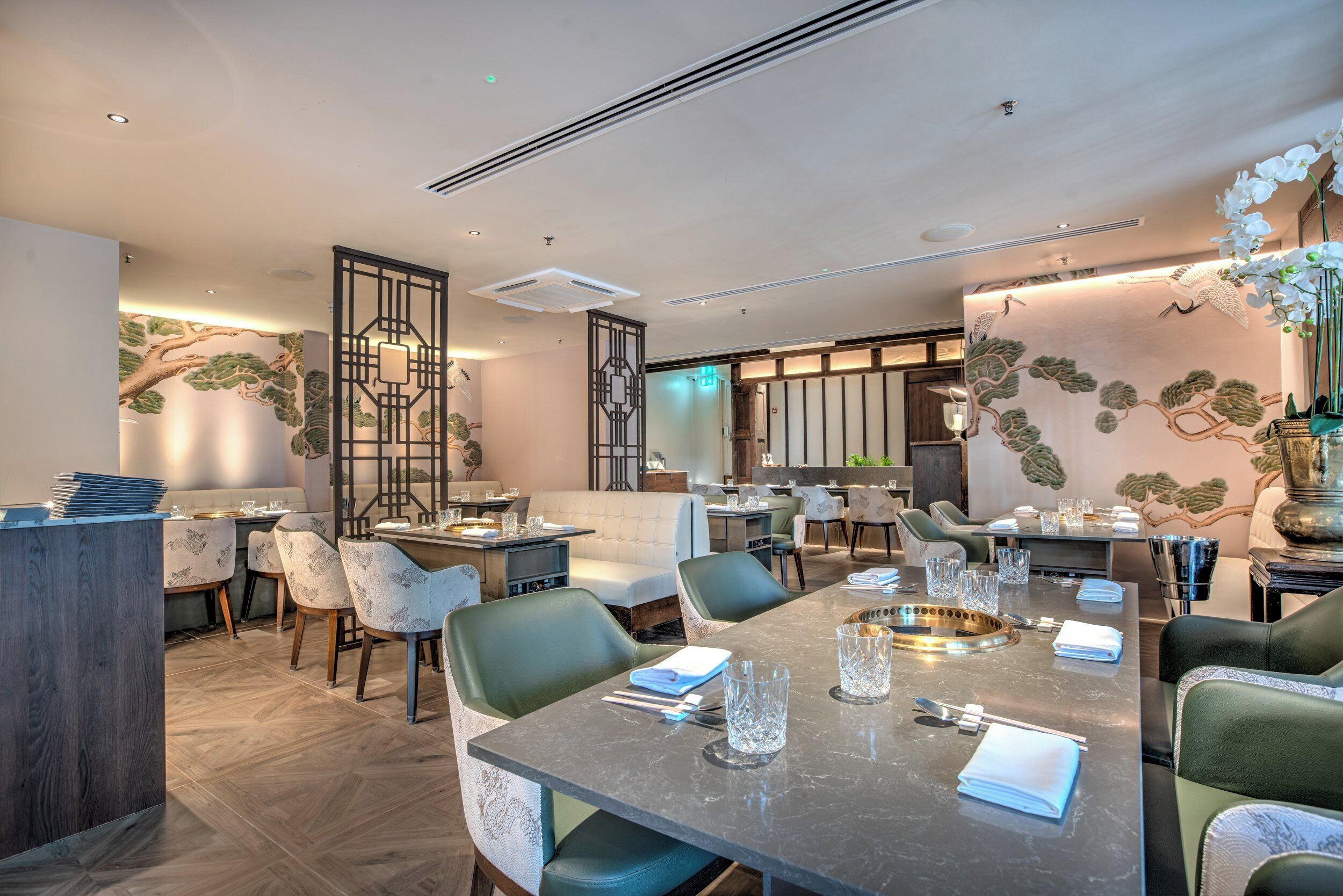 2 restaurants; breakfast, lunch, and dinner served