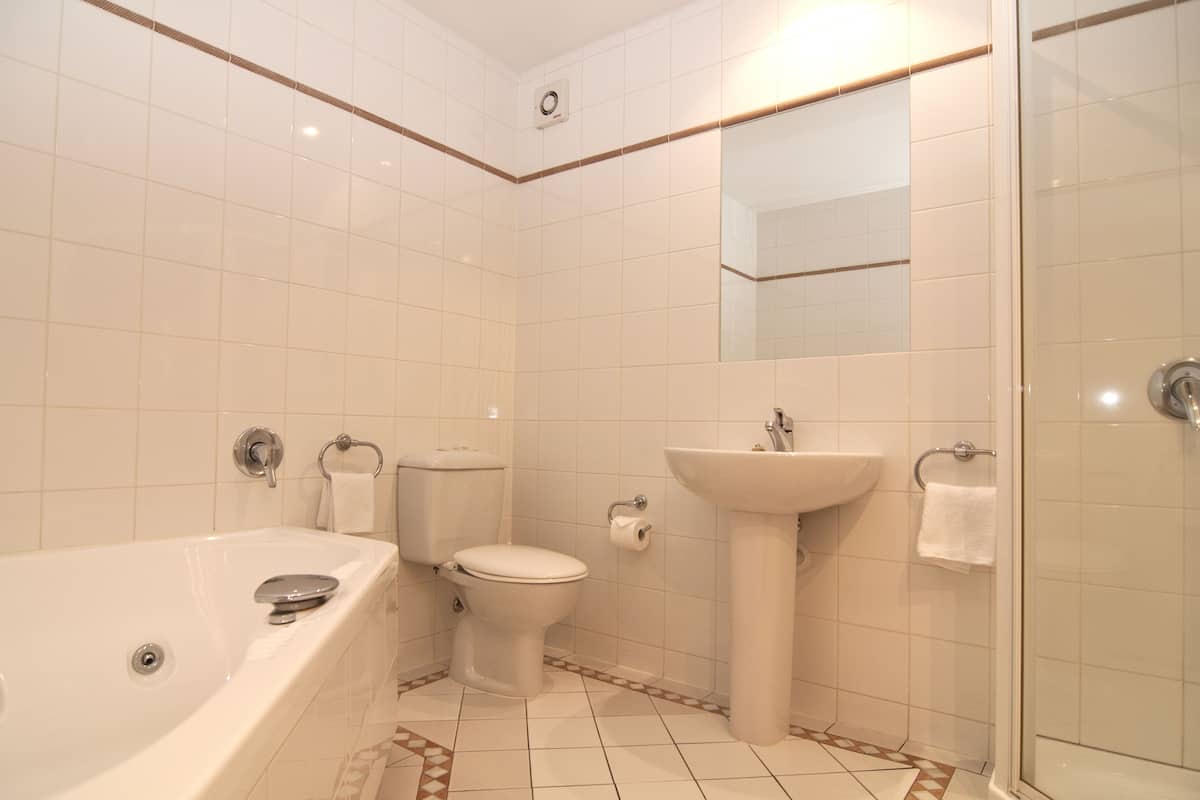 Free toiletries, hair dryer, bathrobes, towels