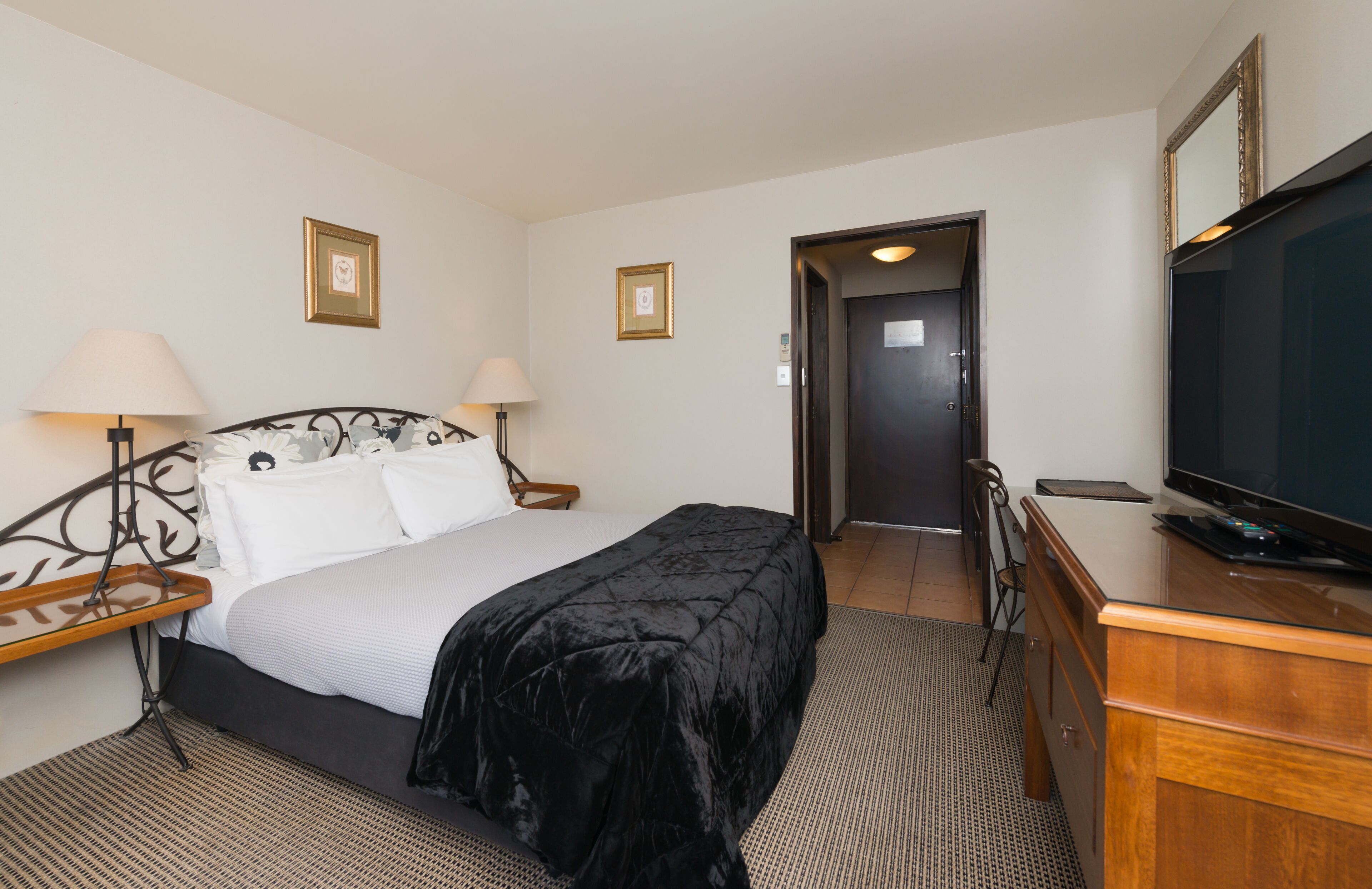 Premium bedding, in-room safe, individually furnished, desk