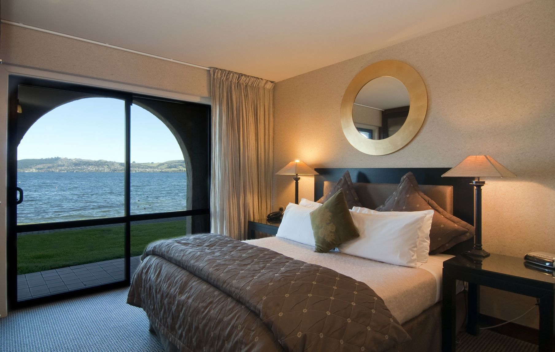Premium bedding, in-room safe, individually furnished, desk