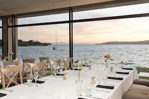 Breakfast, lunch, dinner served; local cuisine, beach views