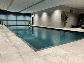 Indoor pool - voco Reading by IHG (Reading)