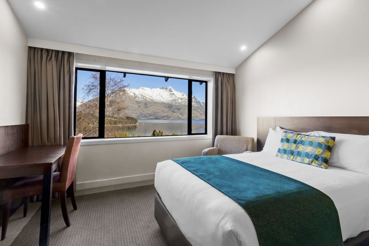 Superior Room, 2 Double Beds, Lake View