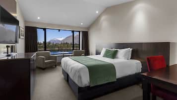 Superior Room, 1 King Bed, Lake View