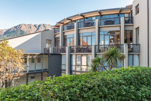 Copthorne Hotel and Resort Queenstown Lakefront