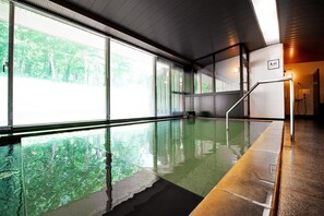 Bañera de hidromasaje interior