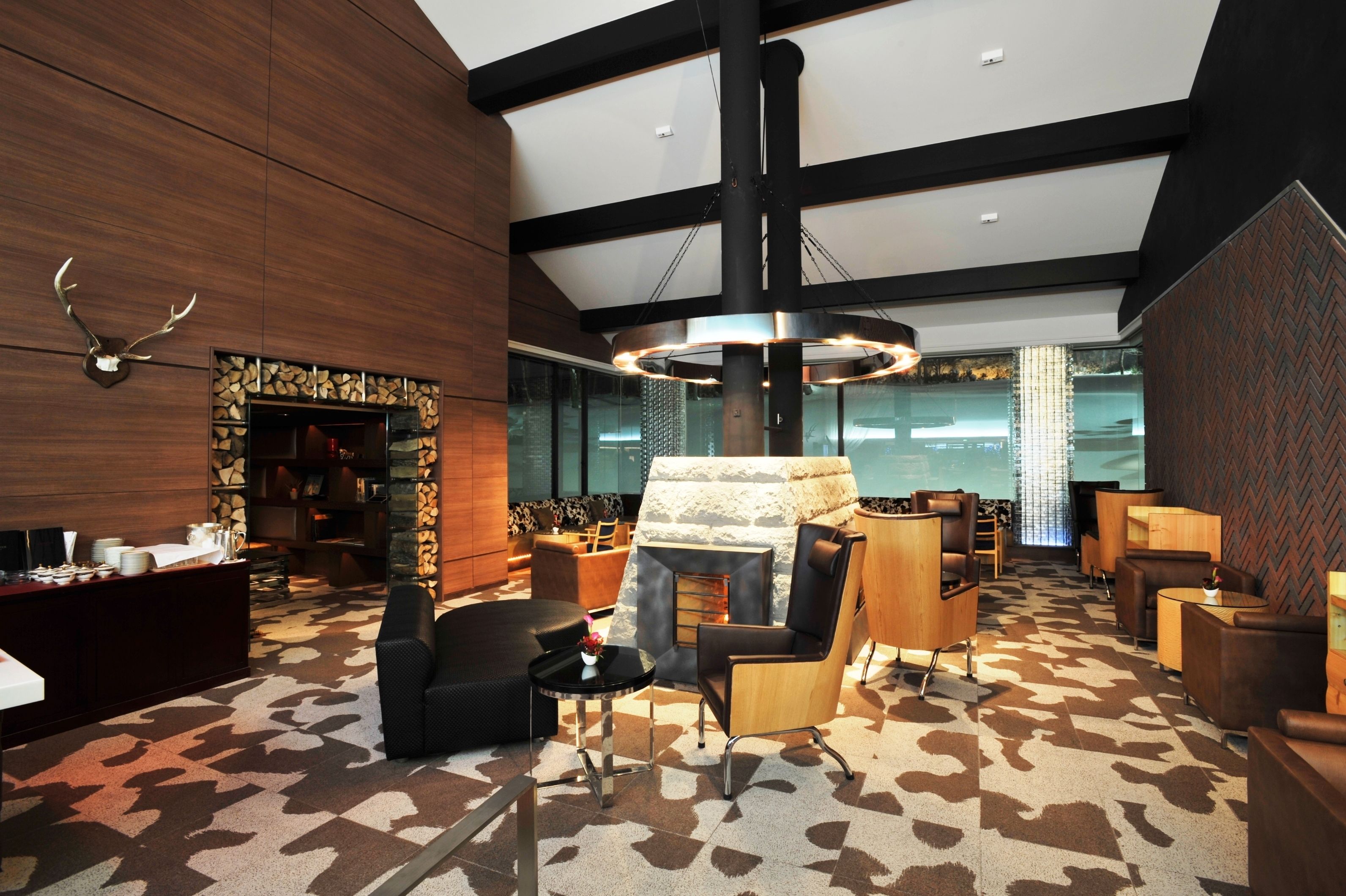 Lobby lounge