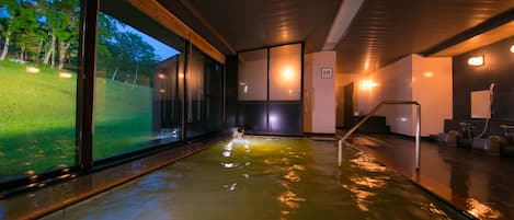 Bathtub spa indoor