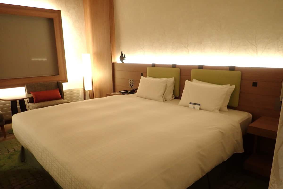 Deluxe tweepersoonskamer, niet-roken | Luxe beddengoed, verduisterende gordijnen, een strijkplank/strijkijzer