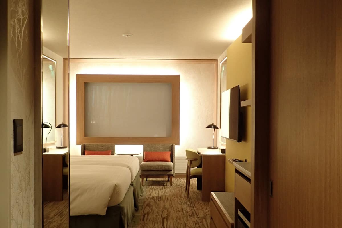 Deluxe kamer, niet-roken | Luxe beddengoed, verduisterende gordijnen, een strijkplank/strijkijzer