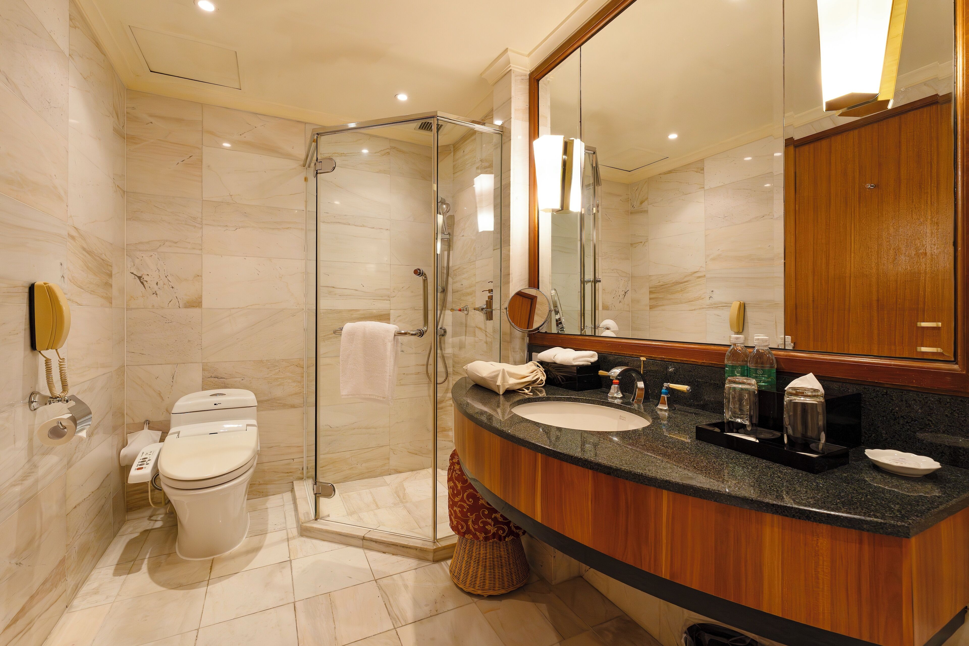 separate bathtub and shower, rainfall showerhead, free toiletries