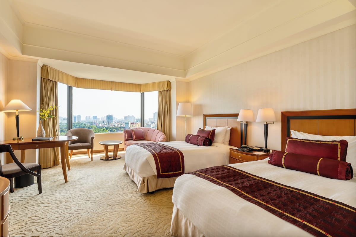 Premium bedding, minibar, in-room safe, laptop workspace