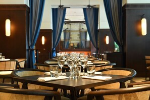 2 restaurants, breakfast, lunch, dinner served; Japanese cuisine 