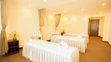 Body treatments, facials, 1 treatment room