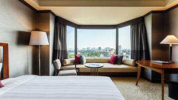 Grand Deluxe Twin Room | Premium bedding, minibar, in-room safe, laptop workspace