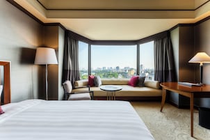 Premium bedding, minibar, in-room safe, laptop workspace