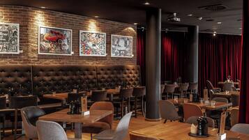 FrĂŒhstĂŒck, Mittagessen und Abendessen