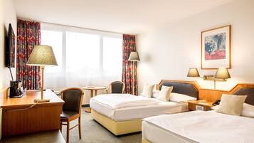 Zimmersafe, Schreibtisch, Bügeleisen/Bügelbrett, kostenloses WLAN