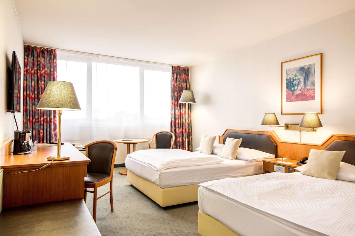 In-room safe, desk, iron/ironing board, free WiFi
