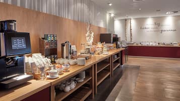 Café da manhã com buffet todos os dias (EUR 12.50 por pessoa)