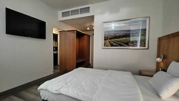 Standard Room, 1 Twin Bed | Hypo-allergenic bedding, desk, blackout drapes, iron/ironing board