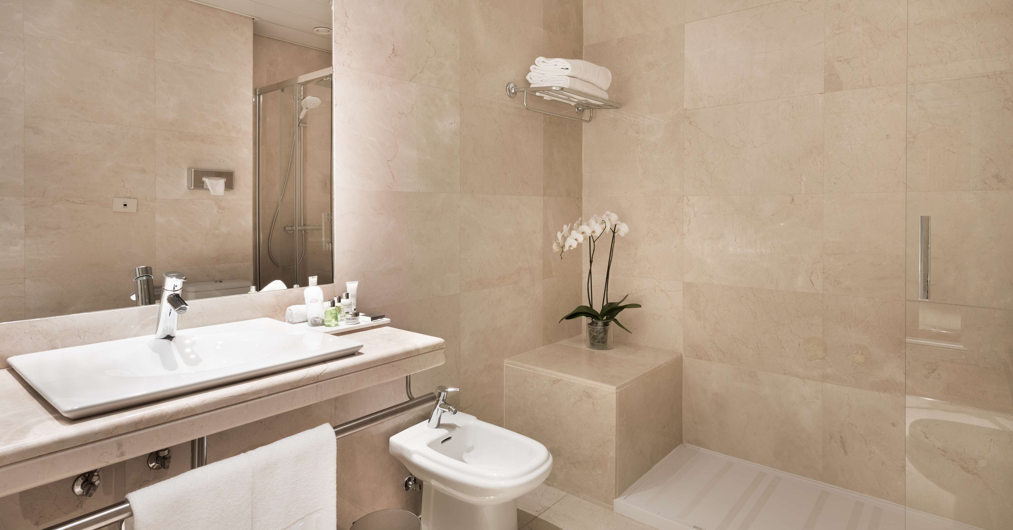 shower, rainfall showerhead, eco-friendly toiletries, hair dryer