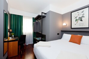 Single Room | View from room - Hotel Malcom and Barret (Valencia)