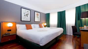 غرفة مزدوجة | خزنة داخل الغرفة ومكتب وستائر تعتيم وواي فاي مجانًا