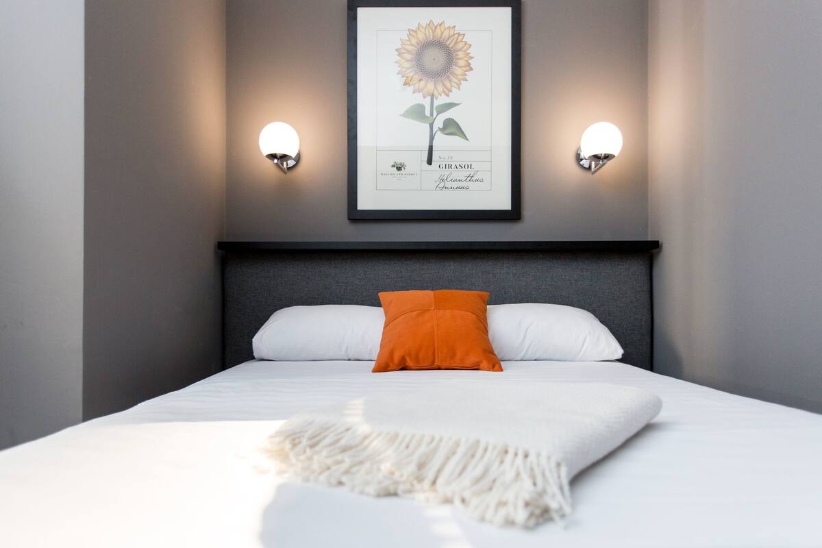 Habitación individual | Caja fuerte, escritorio, cortinas opacas y wifi gratis
