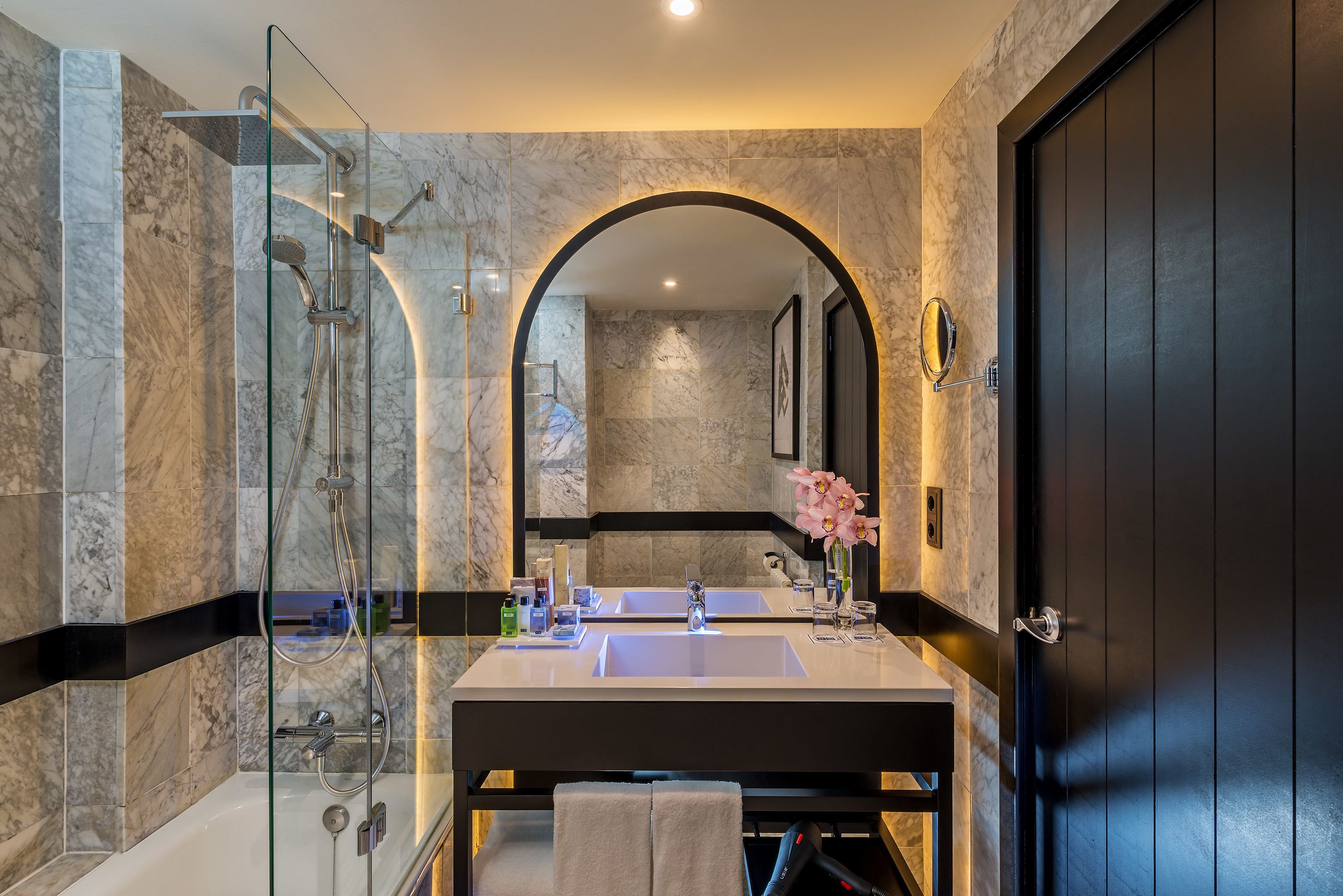 city room, city view | 1 bedroom, down duvets, minibar, in-room safe