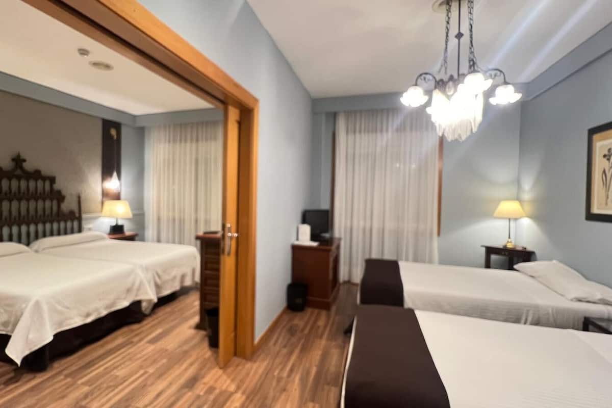 Quadruple Room | Tempur-Pedic beds, minibar, in-room safe, individually furnished