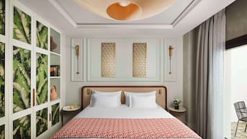 Minibar, safe på rommet, skrivebord og blendingsgardiner