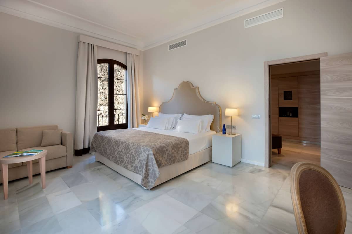 1 bedroom, minibar, in-room safe, desk