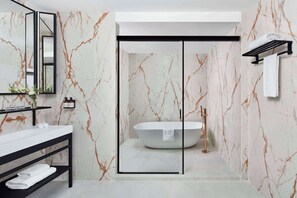 Douche, douche à « effet pluie », articles de toilette écologiques