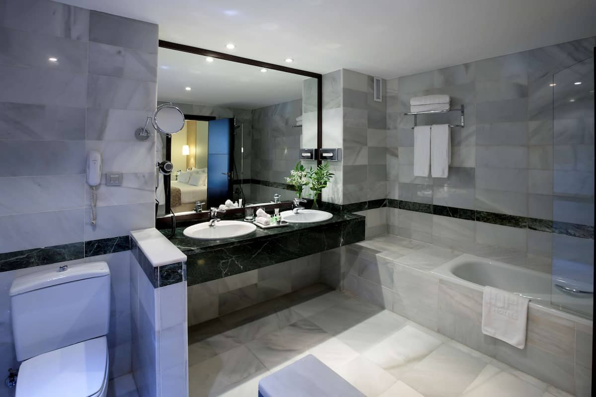 shower, rainfall showerhead, eco-friendly toiletries, hair dryer