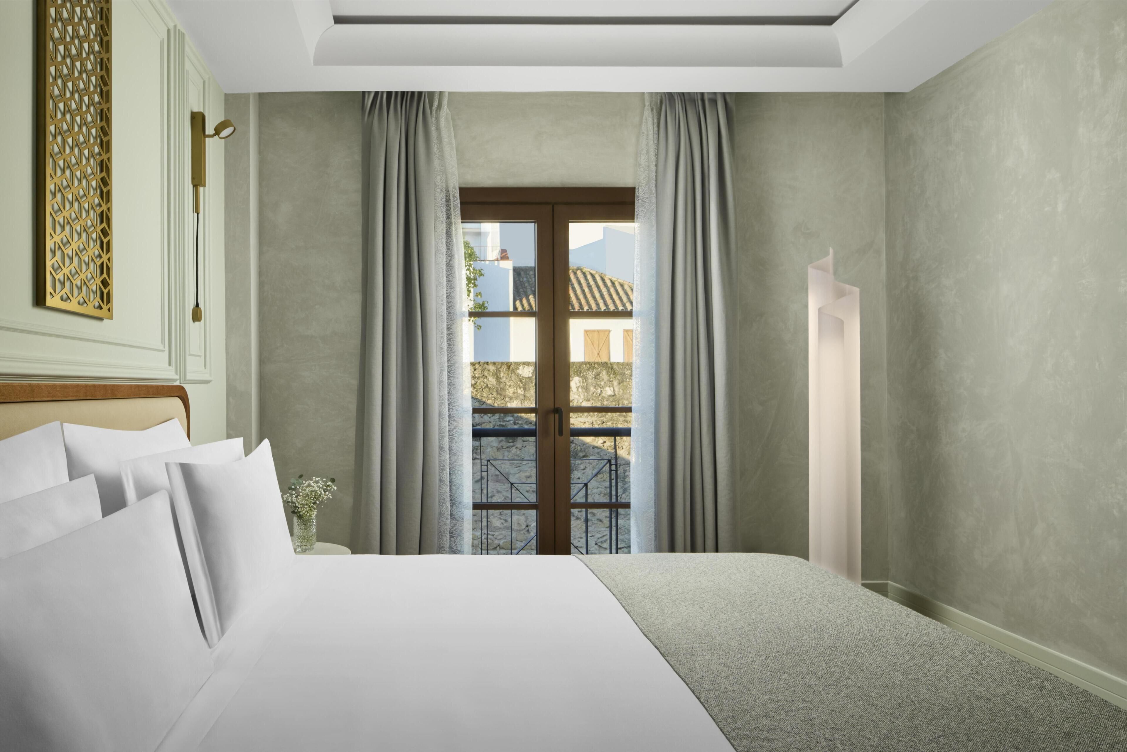 Minibar, in-room safe, desk, blackout drapes