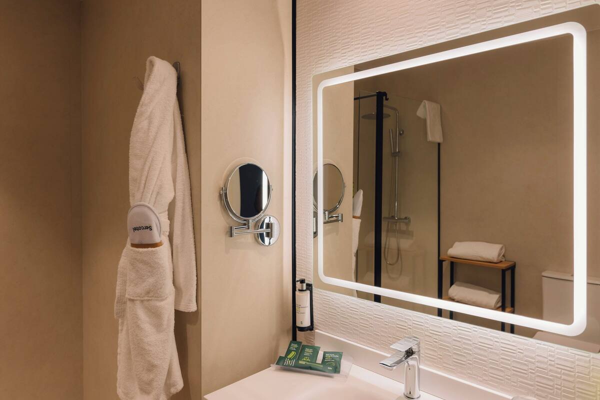 free toiletries, hair dryer, bidet, towels