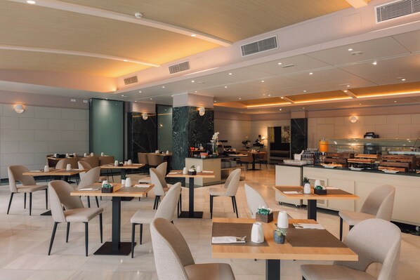 Daily buffet breakfast (EUR 14.9 per person)