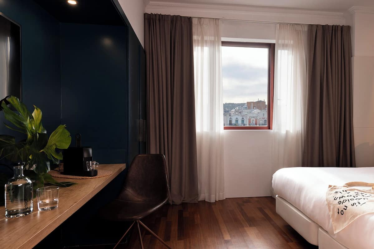 Superior Exterior | Caja de seguridad en la habitación y wifi gratis