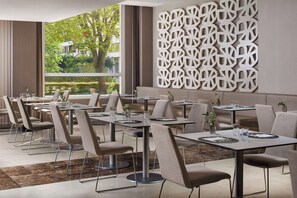 Lunch and dinner served, Mediterranean cuisine - NH Collection San Sebastián Aránzazu (San Sebastián)