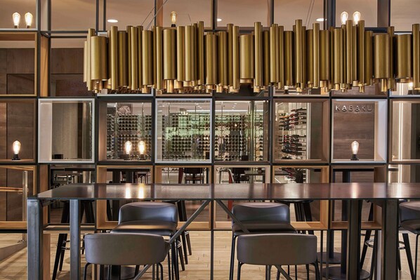 Se sirven almuerzos, cenas y cocina mediterránea 