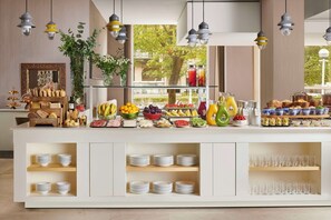 Daily buffet breakfast for a fee