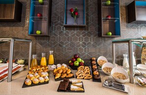 Frokostbuffé hver dag (EUR 15 per person)