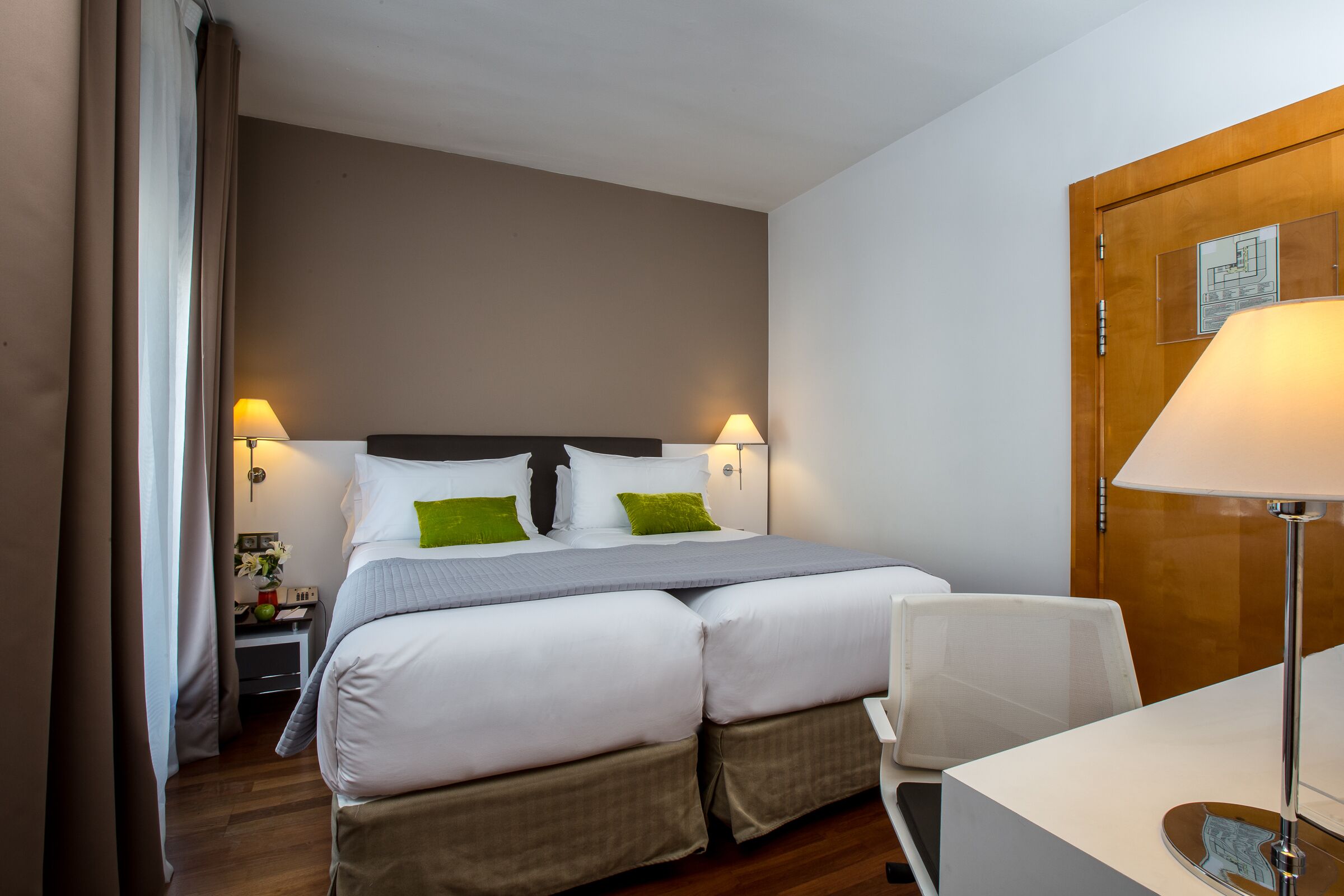 Minibar, in-room safe, desk, free WiFi
