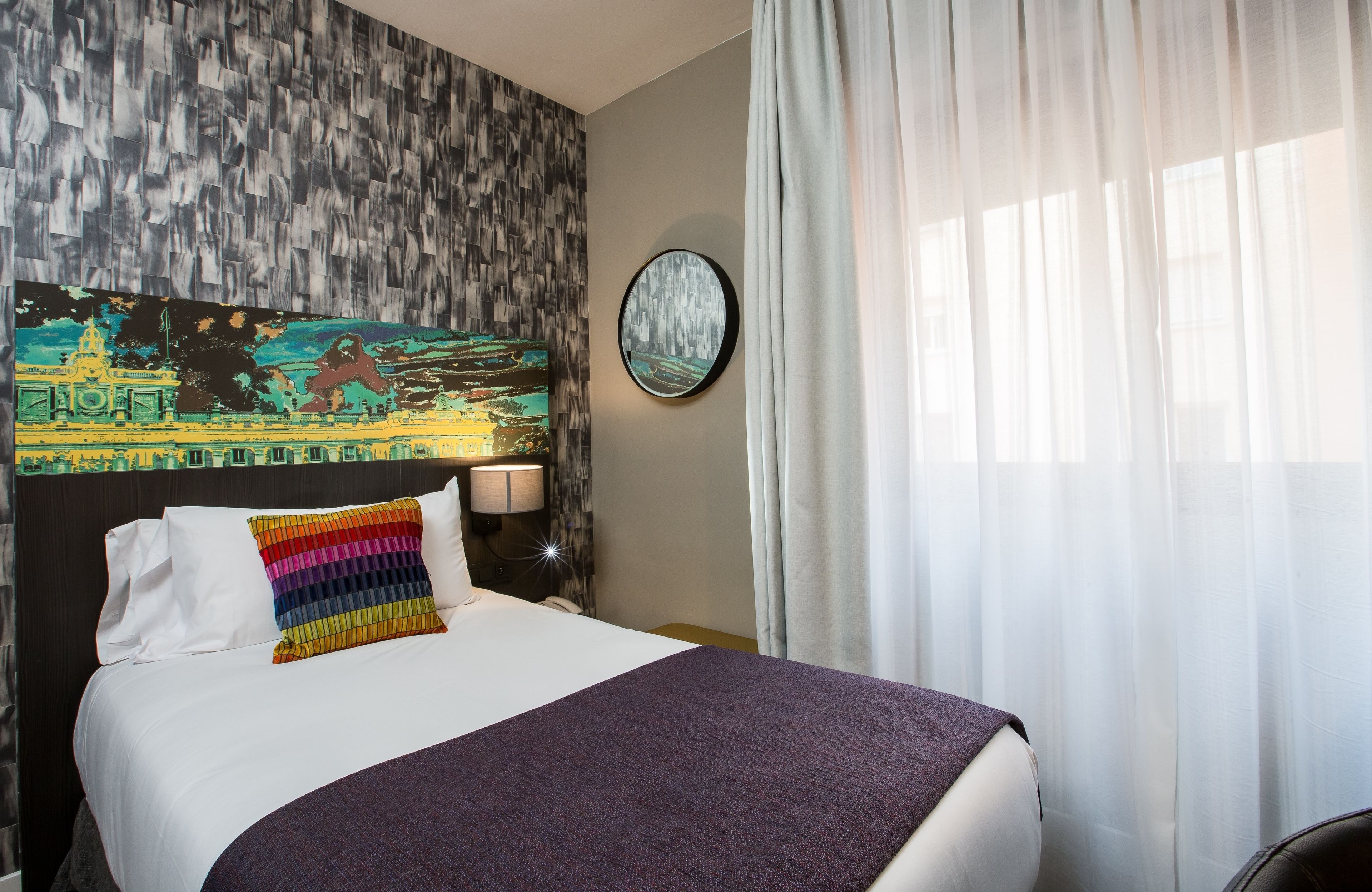 Minibar, caja de seguridad en la habitación, escritorio y wifi gratis 