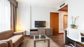 Minibar, in-room safe, desk, soundproofing