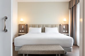 Minibar, coffres-forts dans les chambres, bureau, chambres insonorisées