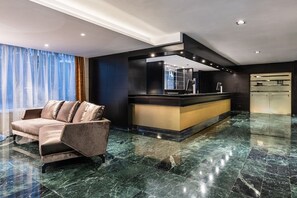 Lobby lounge
