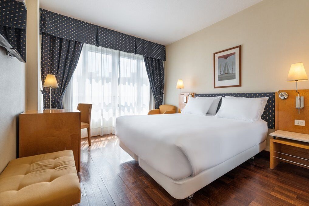 minibar, in-room safe, desk, soundproofing