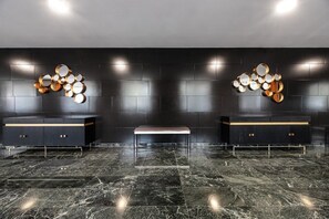Bar-salon dans le hall